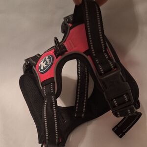 🌺 2/$20. NWOT PoyPet No Pull Dog Harness  (D5)